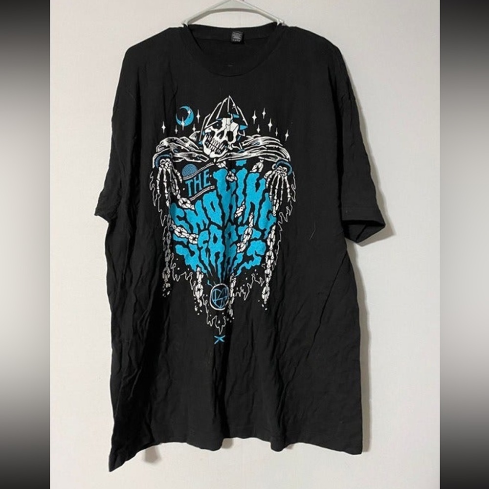 The smoking hearts band Tee